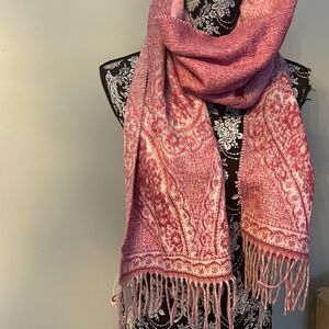 Lord & Taylor Ornate Pastel Scarf . NEW. Made in Germany